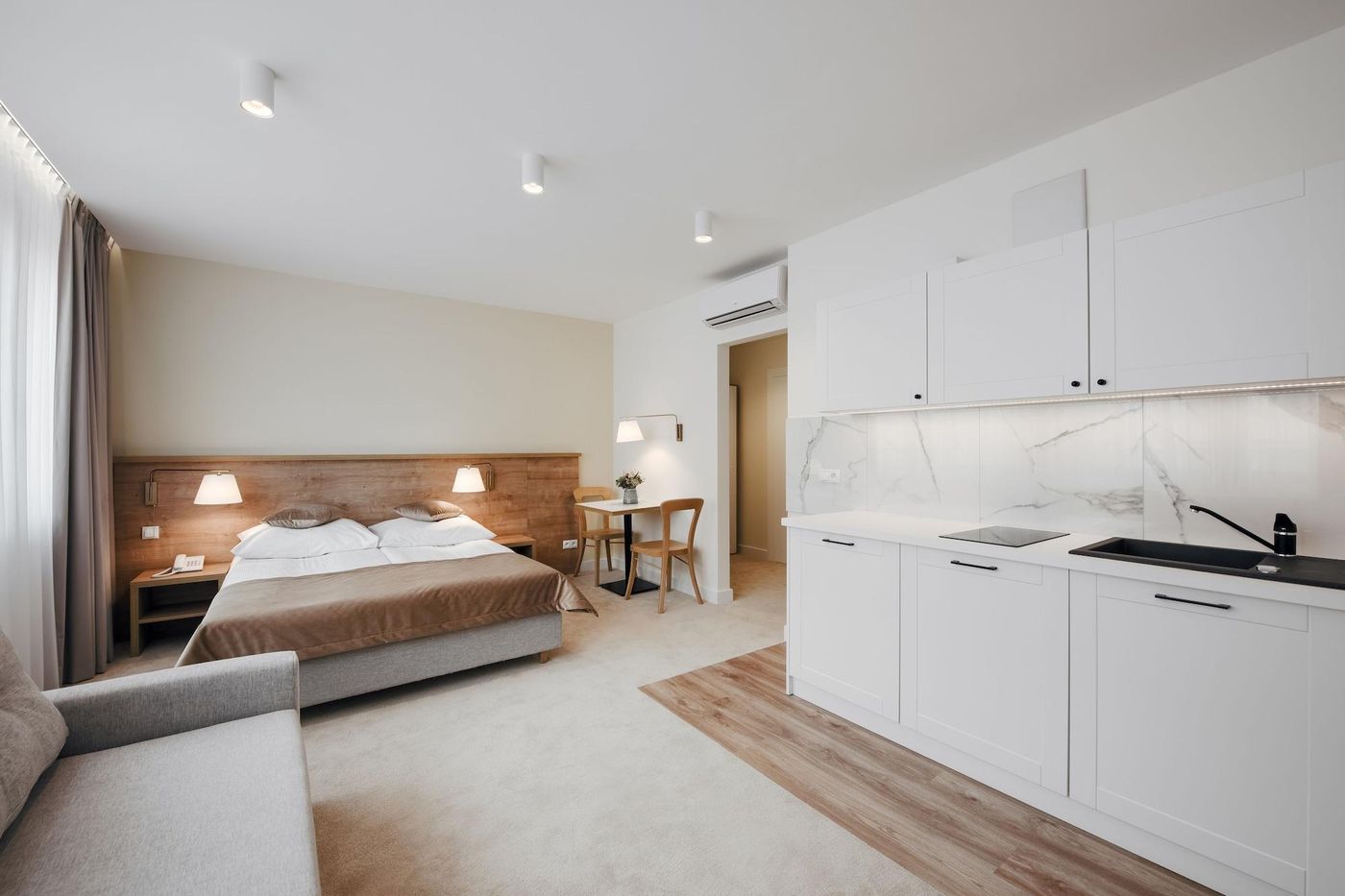 W-Sercu-Krakowa-Aparthotel-Room-18