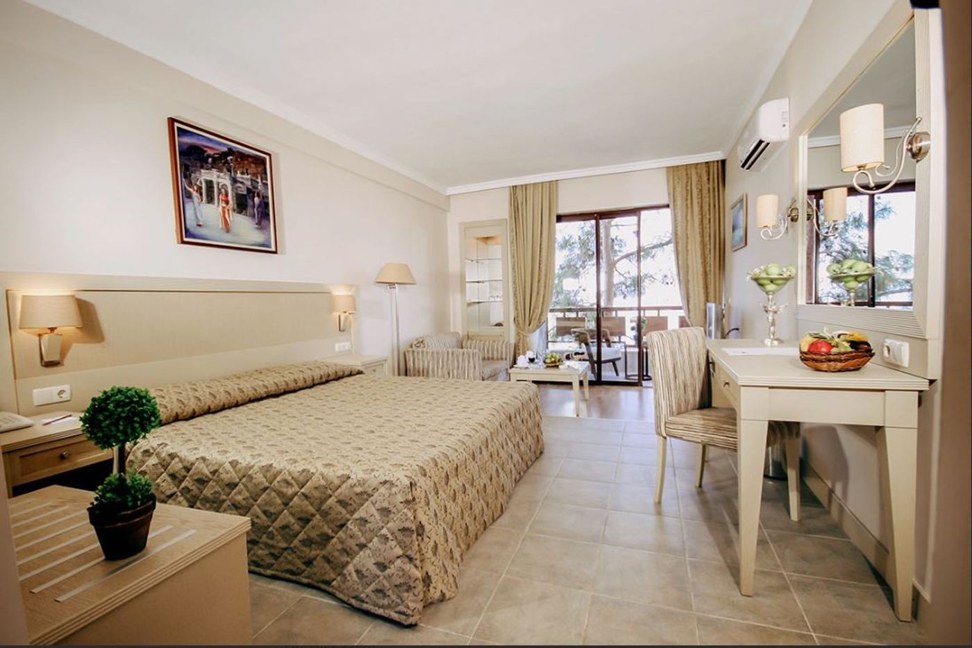 Utopia-World-Room-30