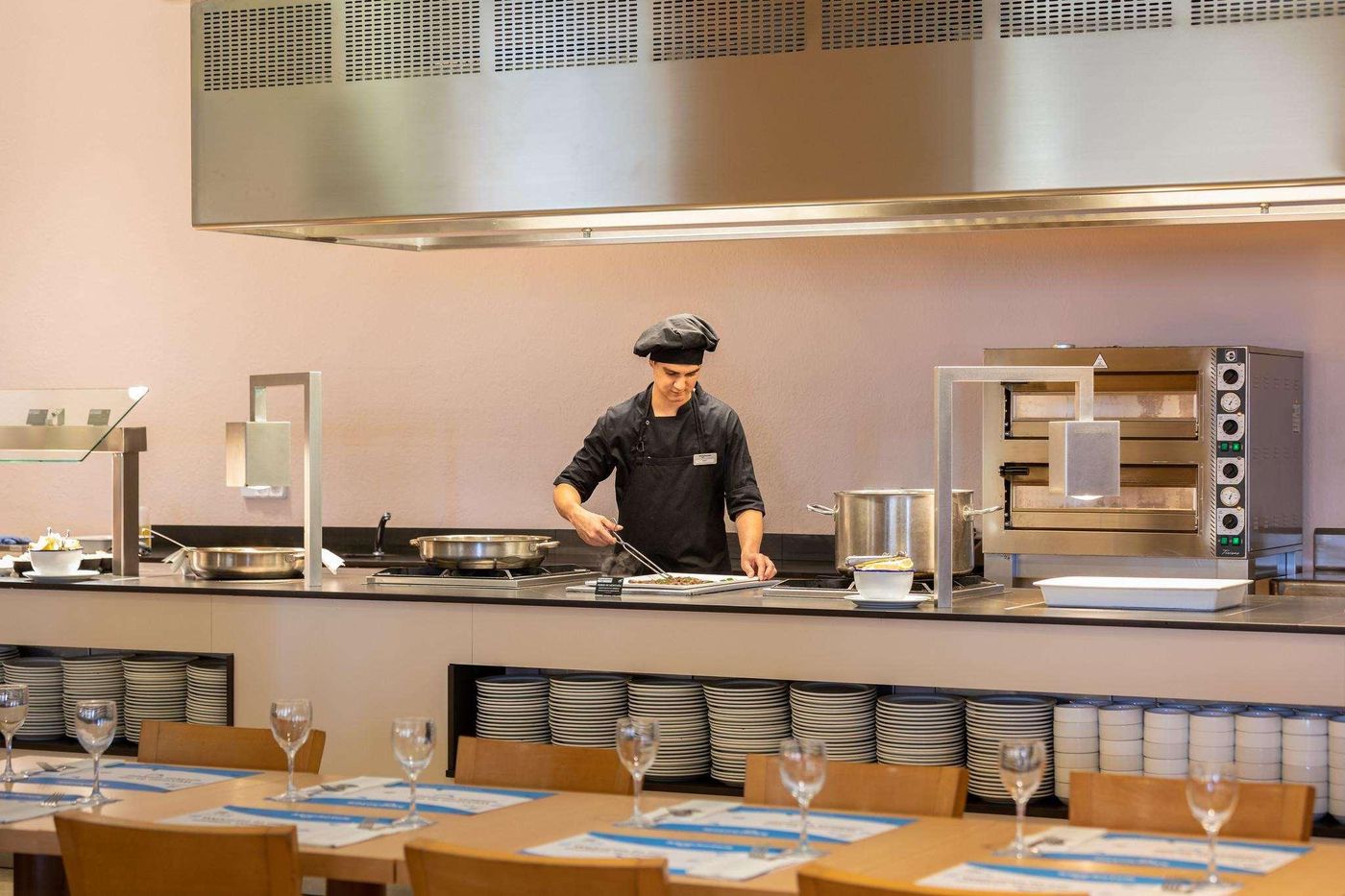 htop-Caleta-Palace-Restaurant-48