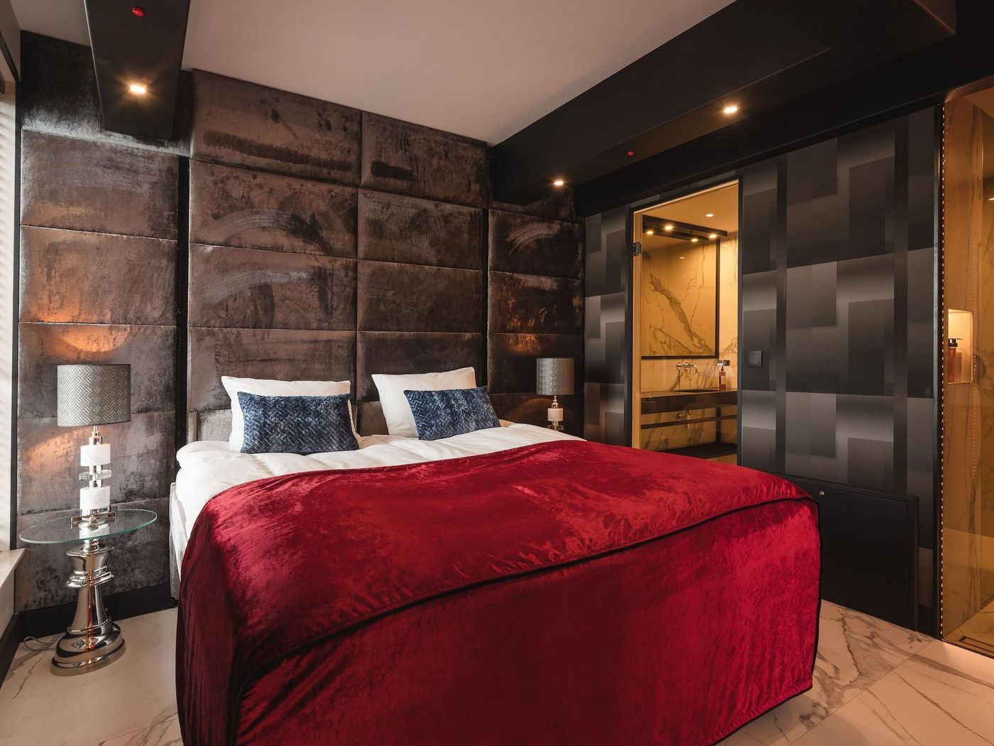 Art-Suites-Hotel-Room-34