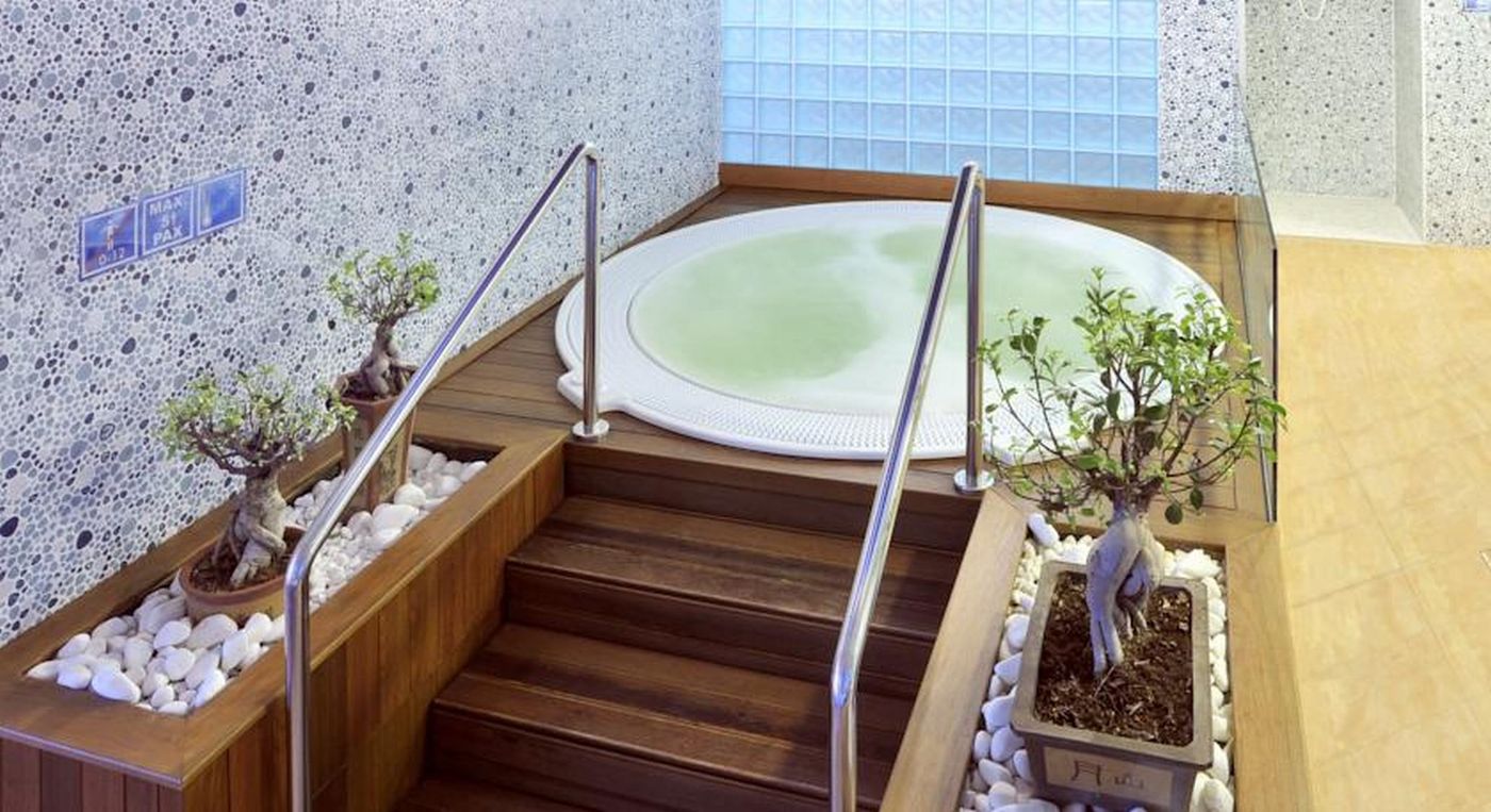 Oasis-Tossa-Sports-and-Entertainment-38