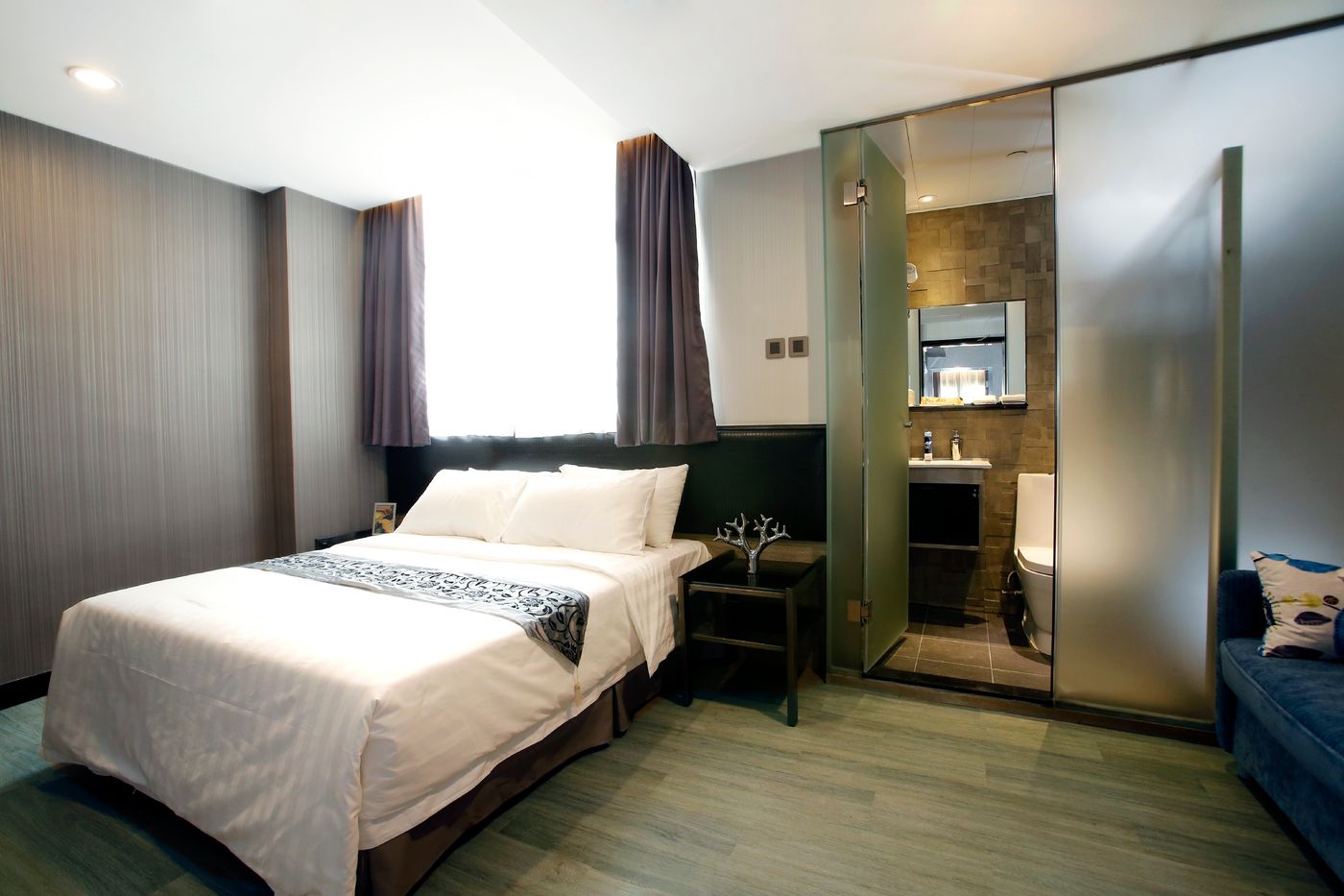 M1-Hotel-North-Point-Room-4