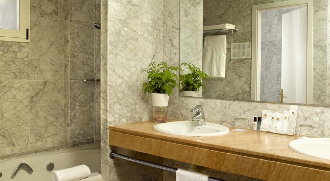 Premier-Gran-Hotel-Reymar---Spa-Room-29