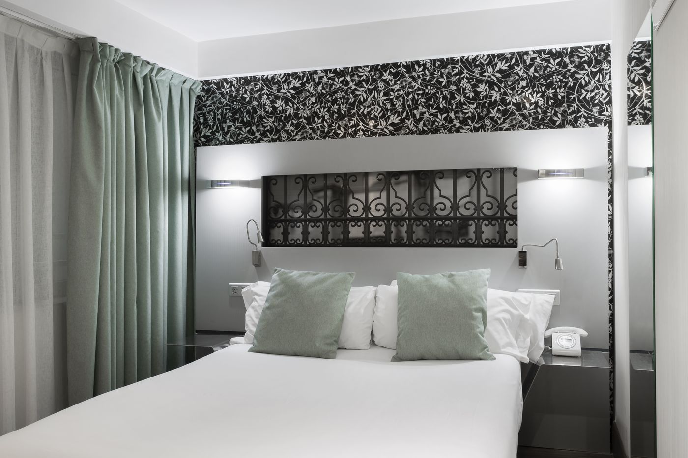 Petit-Palace-Plaza-Mayor-Room-4