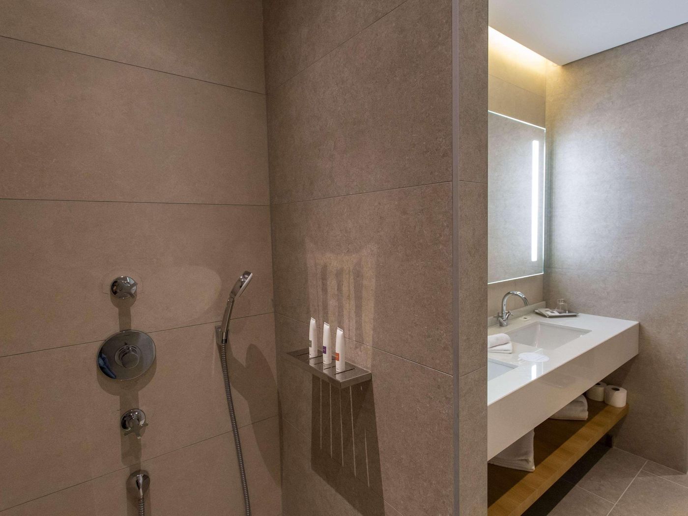 Swissôtel Sarajevo-Bosnia & Herzegovina-SARAJEVO-Room-8