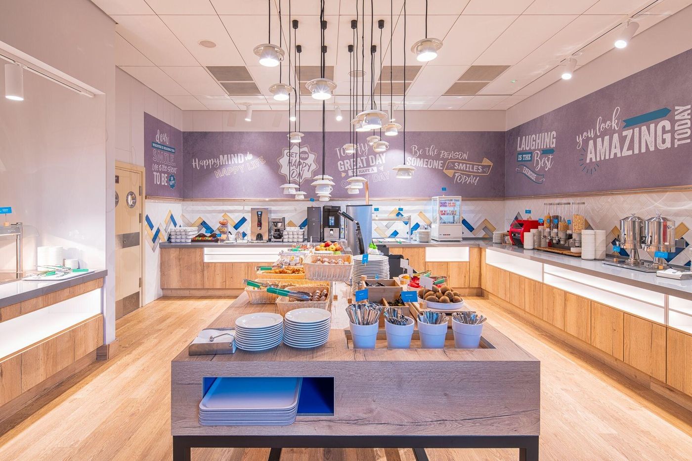 Hampton-by-Hilton-Warsaw-Mokotow-Restaurant-33