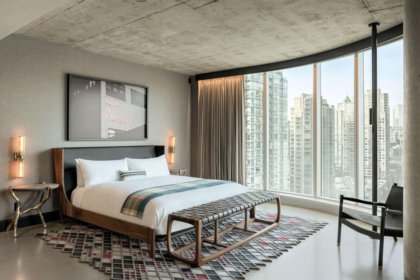 the-DOUGLAS--Autograph-Collection-Room-37