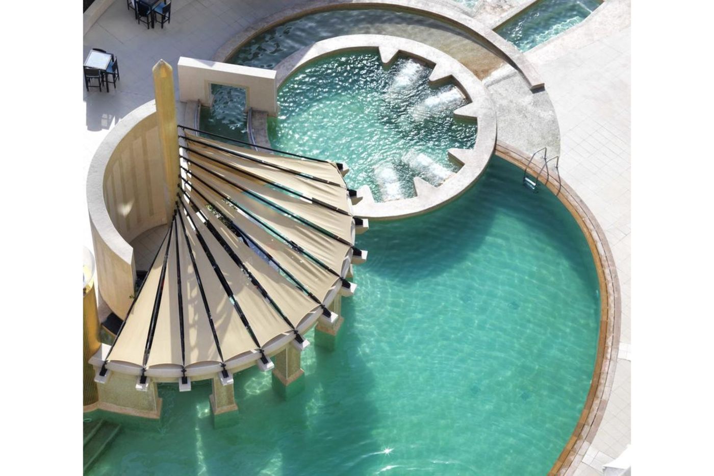 Raffles-Dubai-Hotel-Pool-8