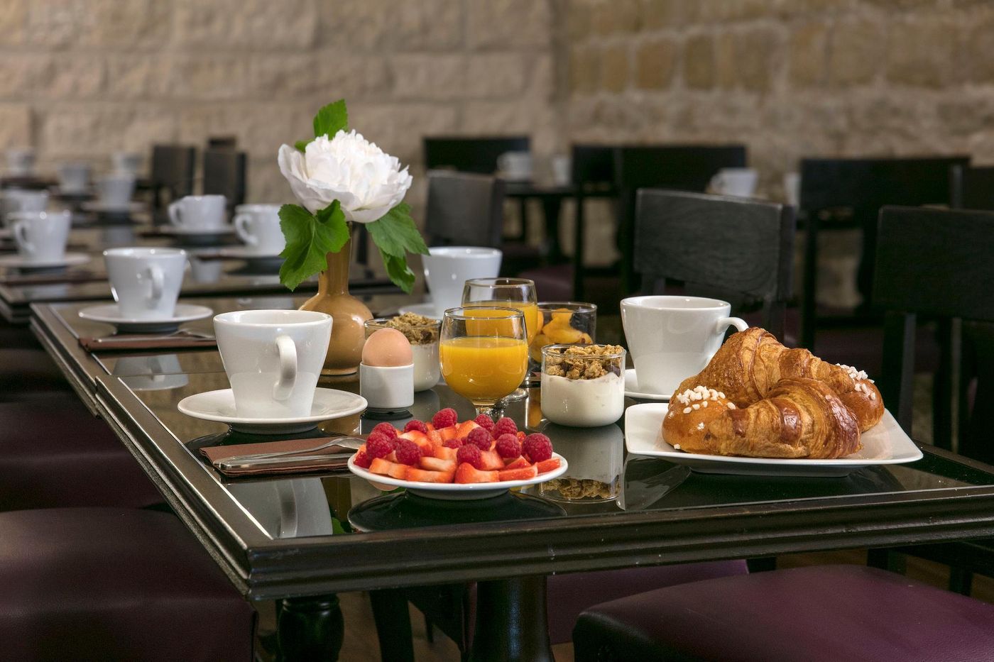 Serotel-Lutece-Restaurant-24