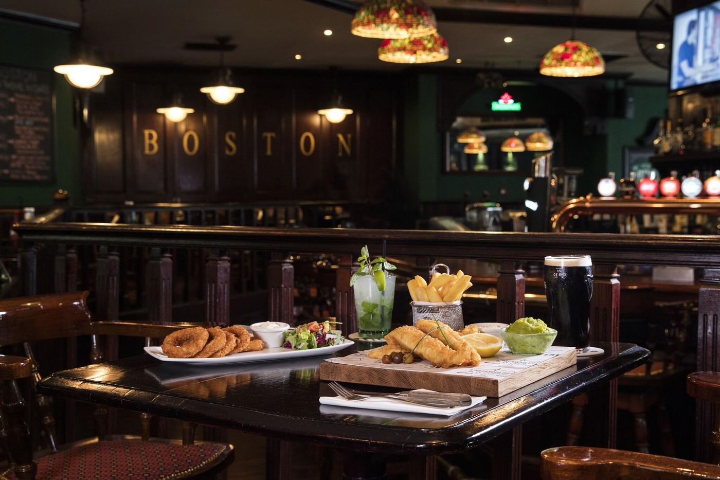 Jumeira-Rotana-Bar-60