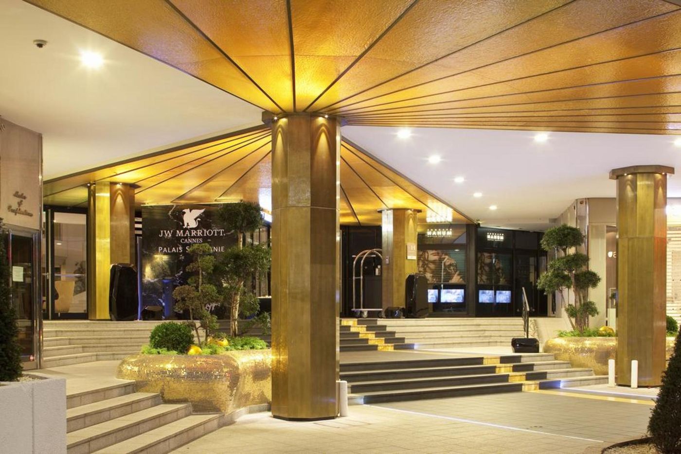 JW-Cannes-Lobby-81