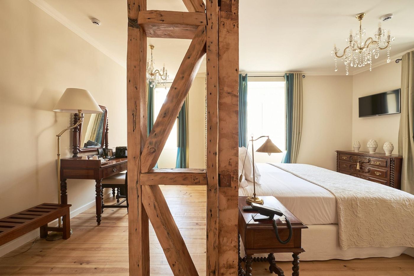 Alegria-A-Lisbon-Boutique-Hotel-Room-32