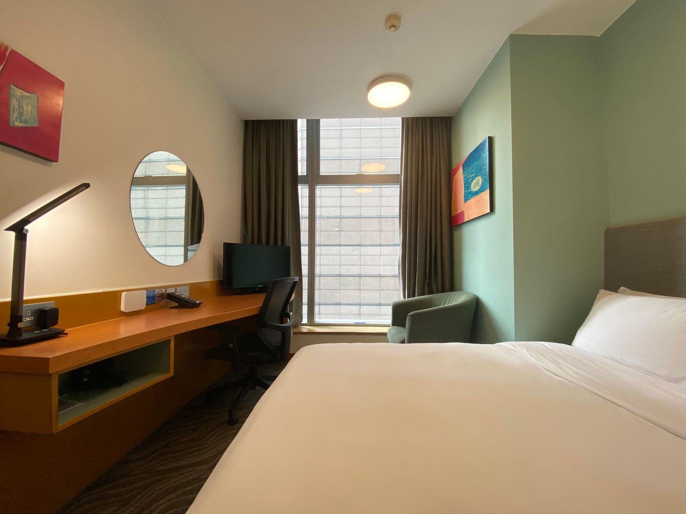 Holiday-Inn-Express-Causeway-Bay-Hong-Kong-Room-30