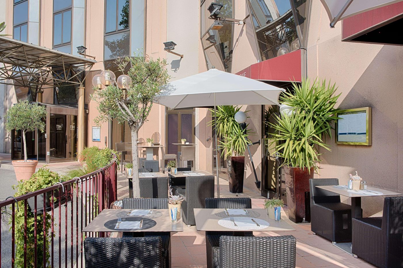 NH-Nice-Restaurant-12