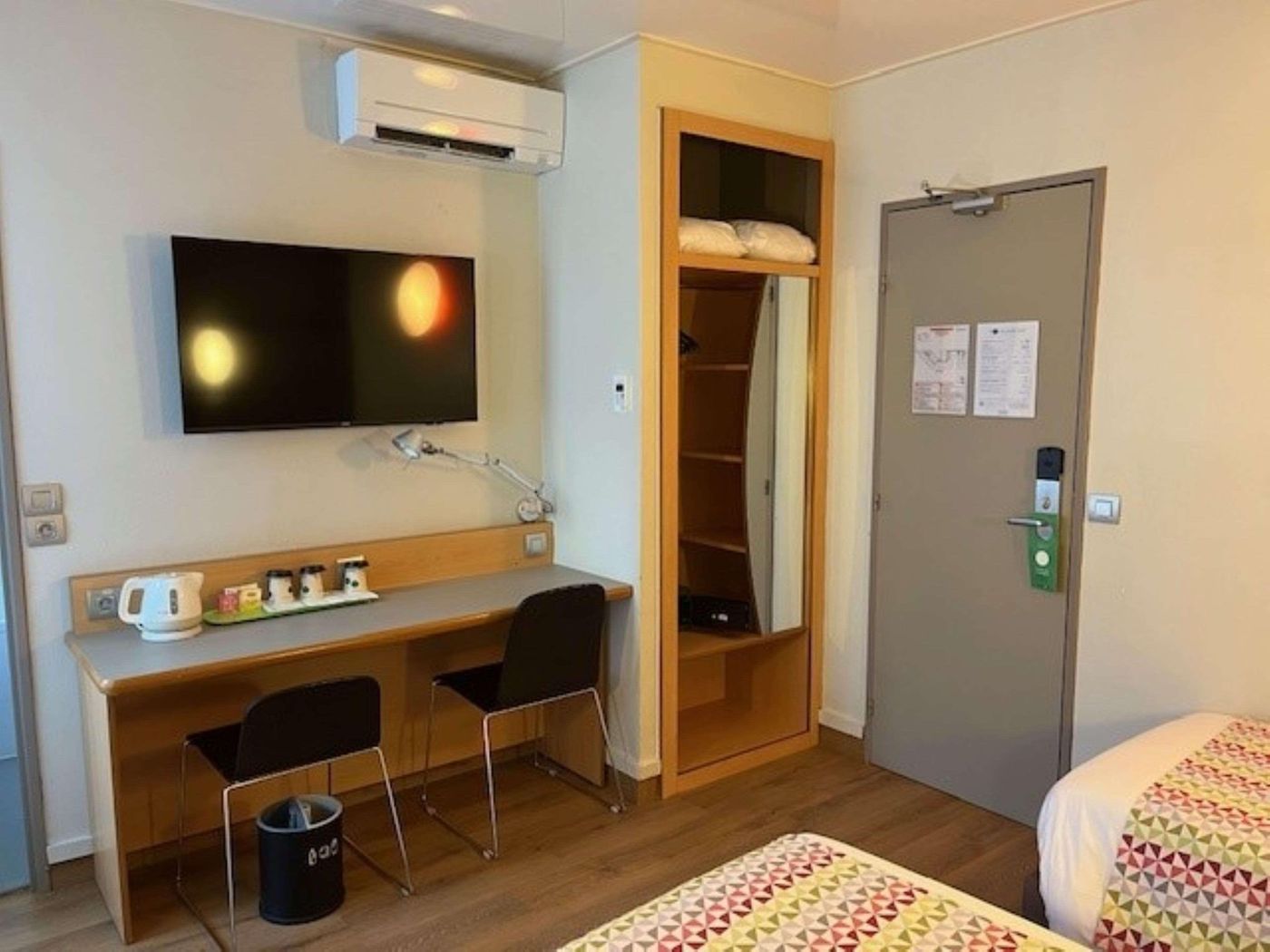 Campanile-Paris14-Maine-Montparnasse-Room-42