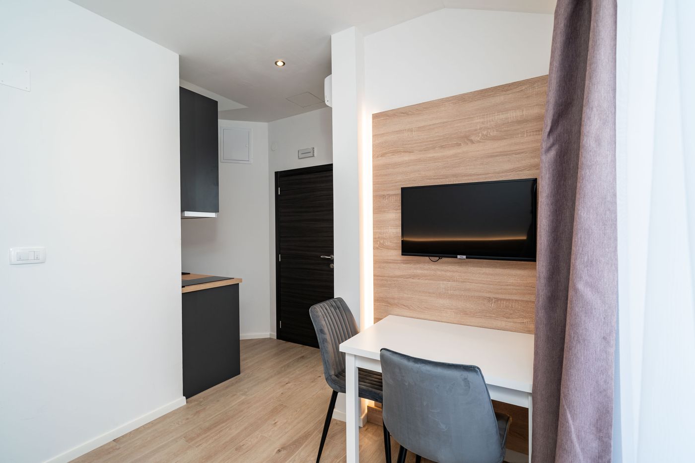 Bacan-Serviced-Apartments-Room-26