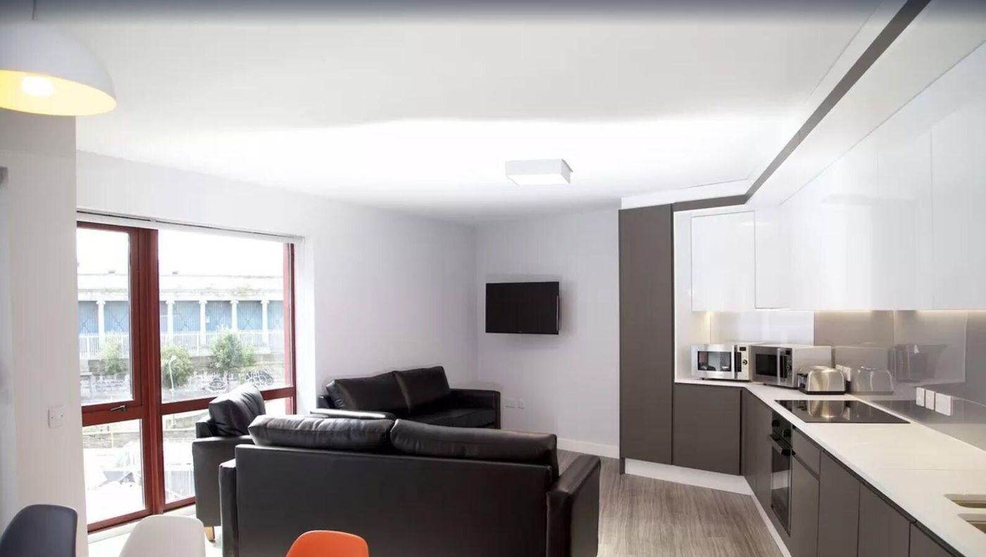 Broadstone Hall-Ireland-DUBLIN-Room-7