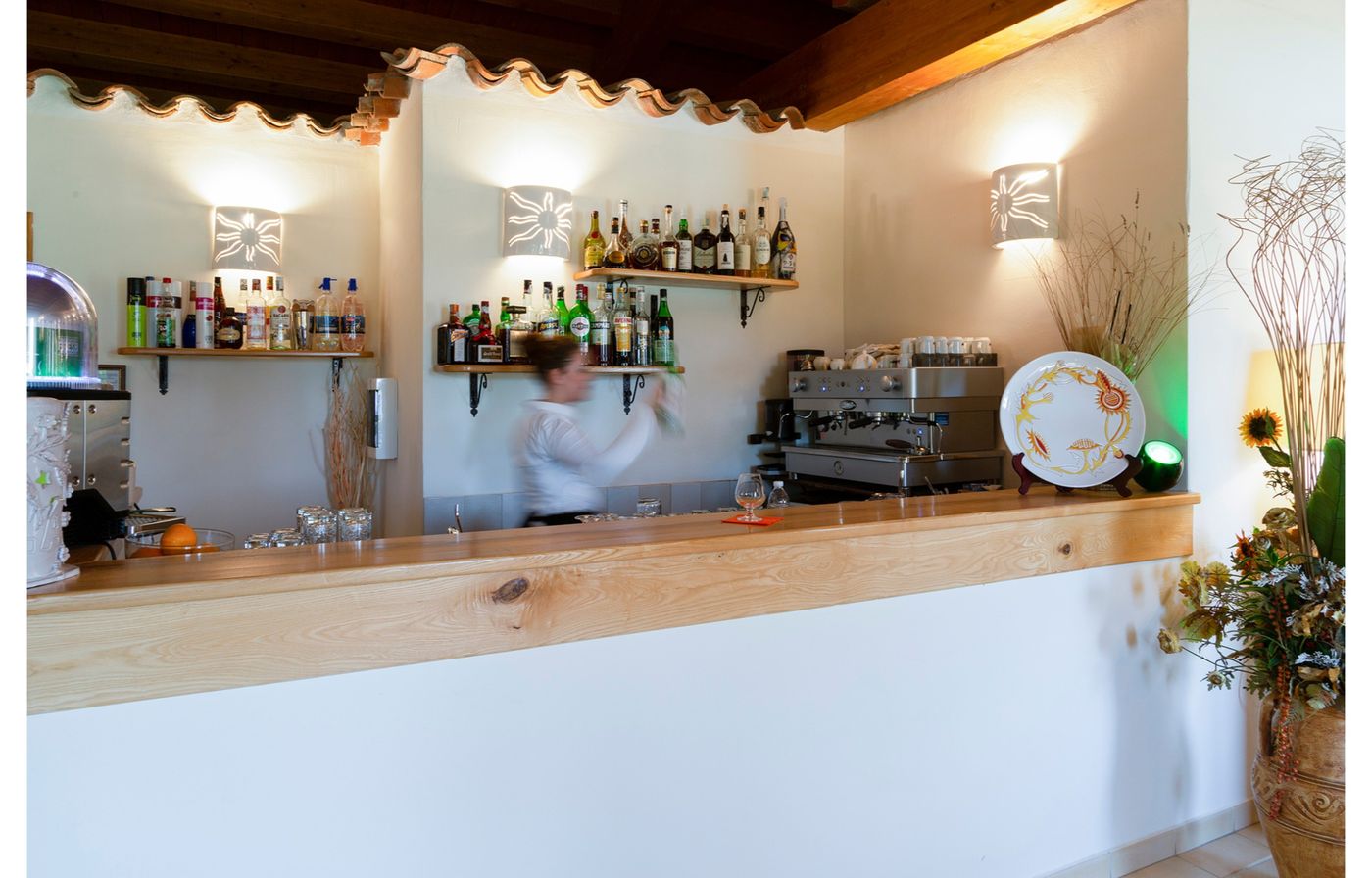 Relais-du-Silence-Aldiola-Country-Resort-Bar-43