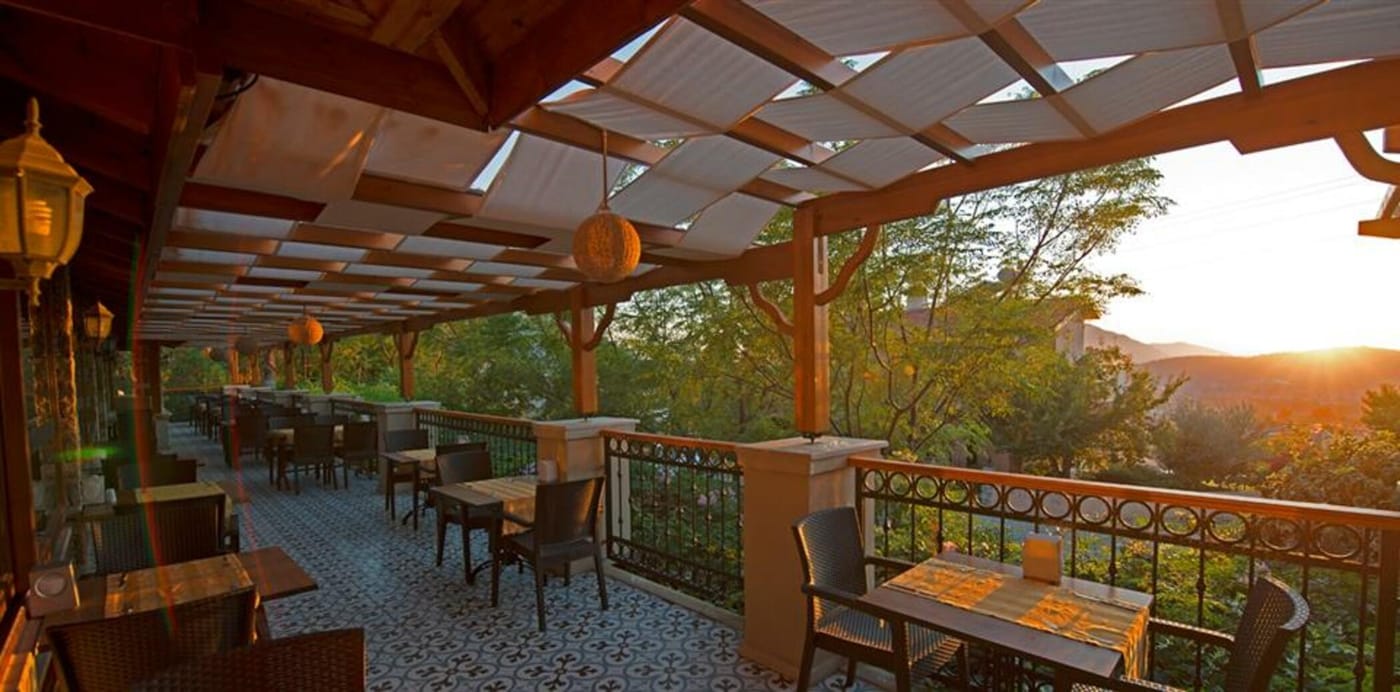 Perdikia-Hill-Family-Resort-Restaurant-20