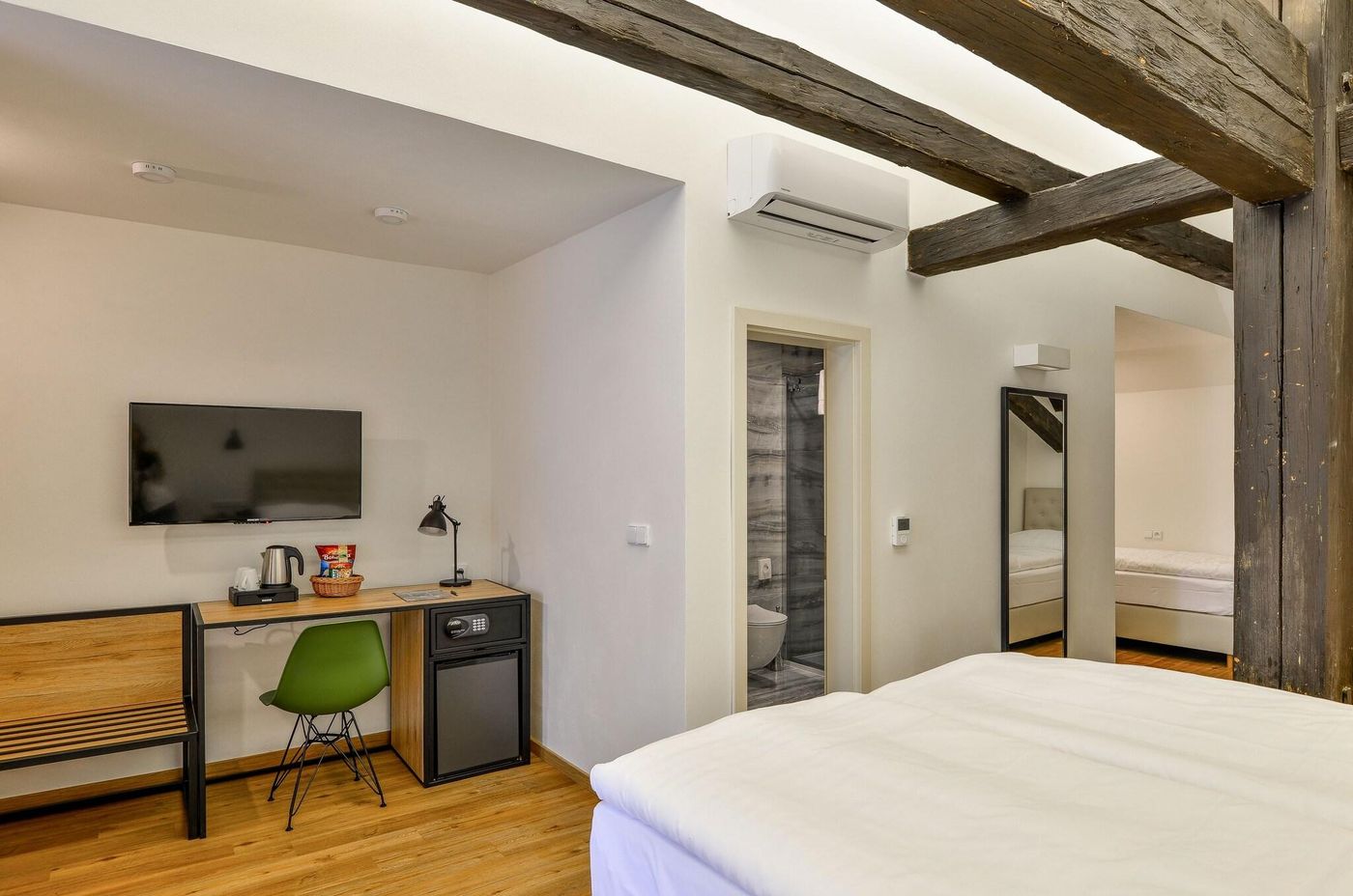 Hotel-Garden-Court-Room-12