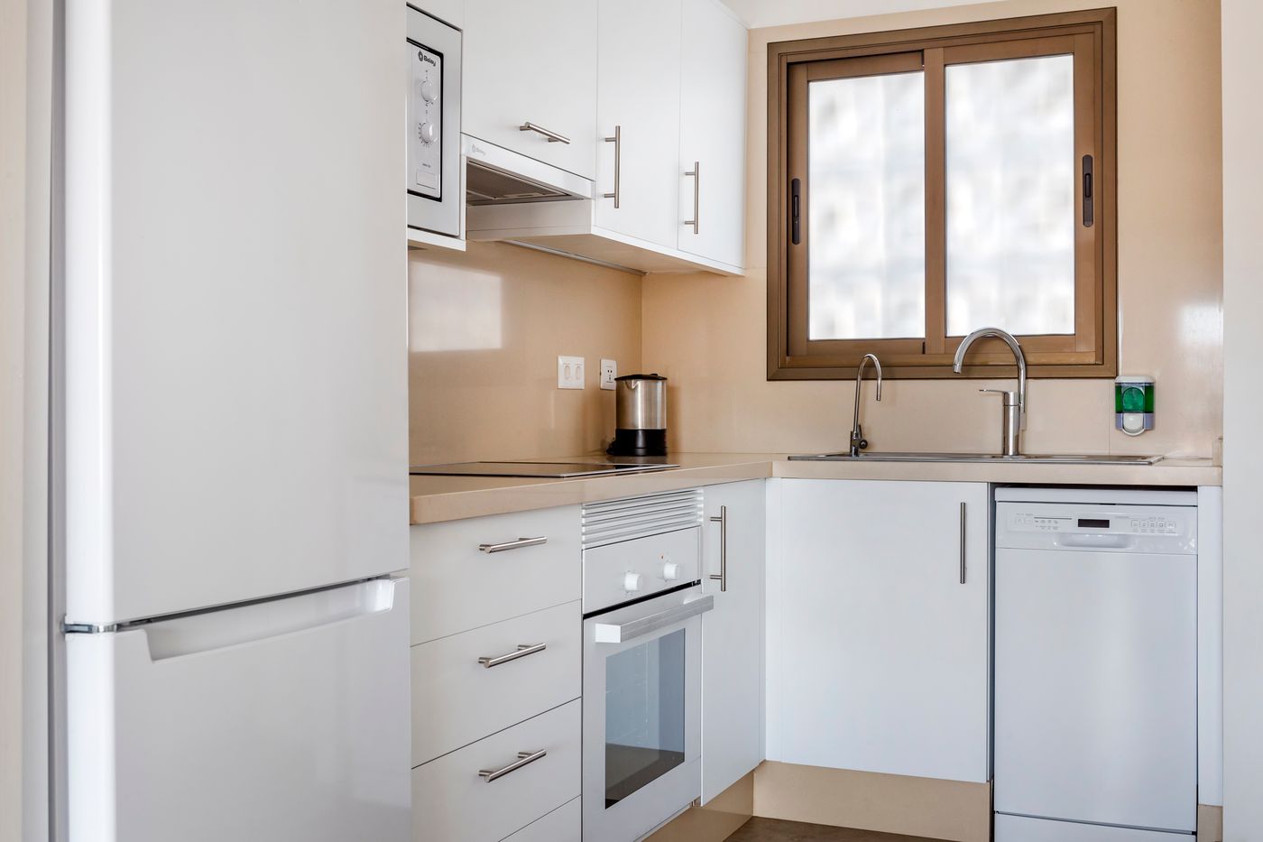 Sunset-Bay-Club-Room-32