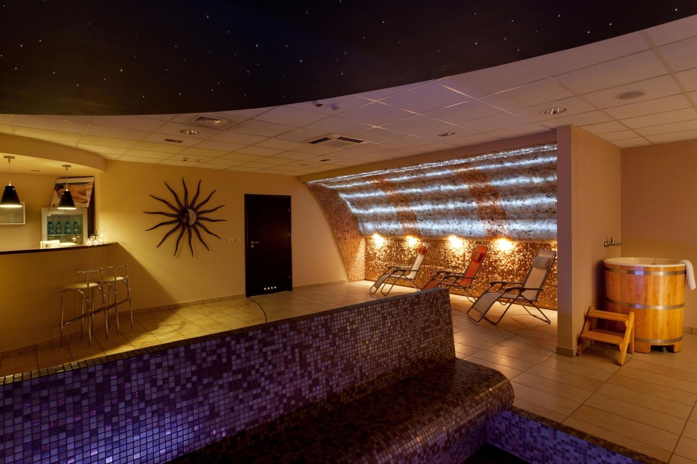 Hotel-Swing-Sports-and-Entertainment-43