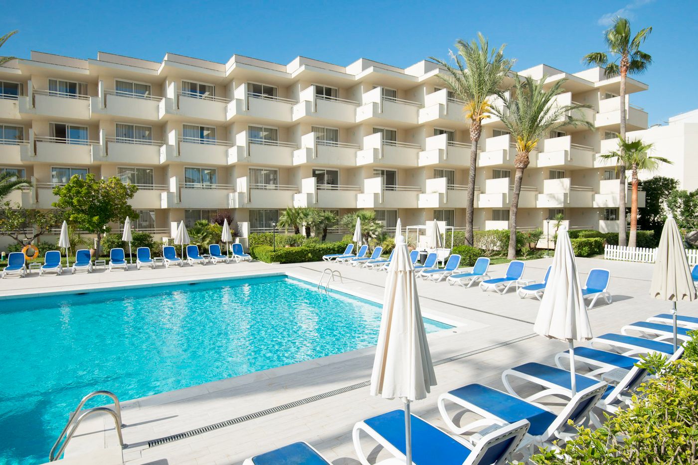 Globales Cala Bona Suites