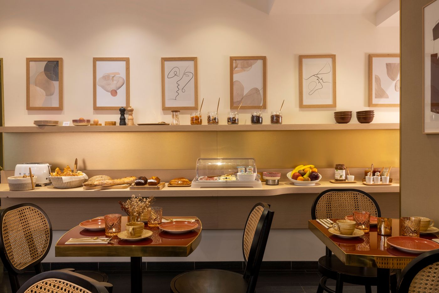 Bailli-de-Suffren-Restaurant-17