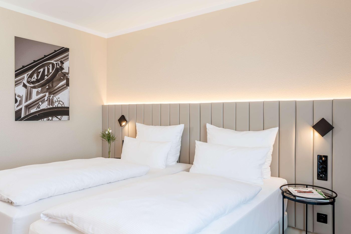 NH-Koln-Altstadt-Room-25