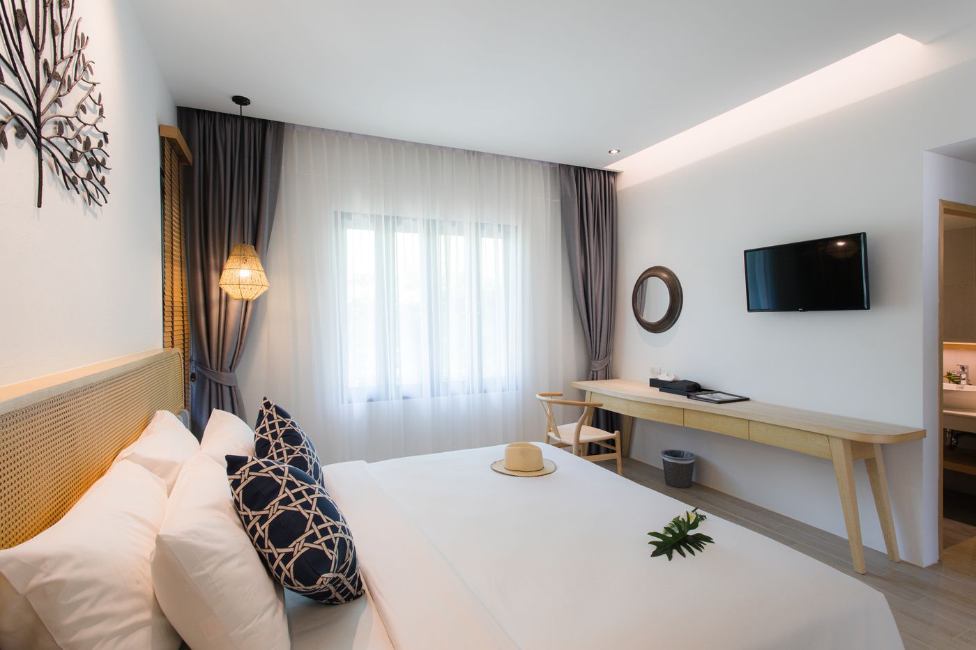 BLU-PINE-Villa---Pool-Access-Room-31