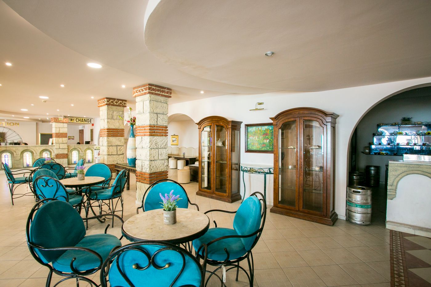 Elenite-Holiday-Village-Lobby-36