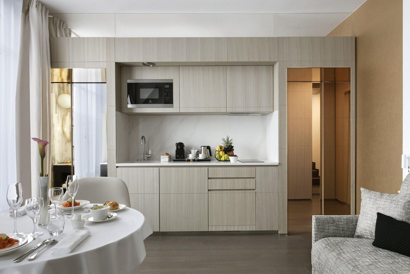 La-Clef-Champs-Elysees-by-The-Crest-Collection-Room-20