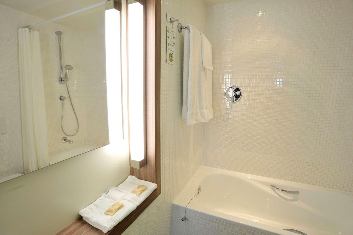 Travelodge Malaga Aeropuerto-Spain-MÁLAGA-Room-7