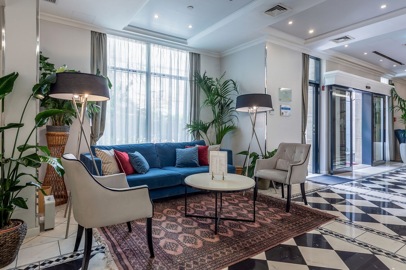 Queen-s-Court-Hotel-and-Residence-Lobby-13