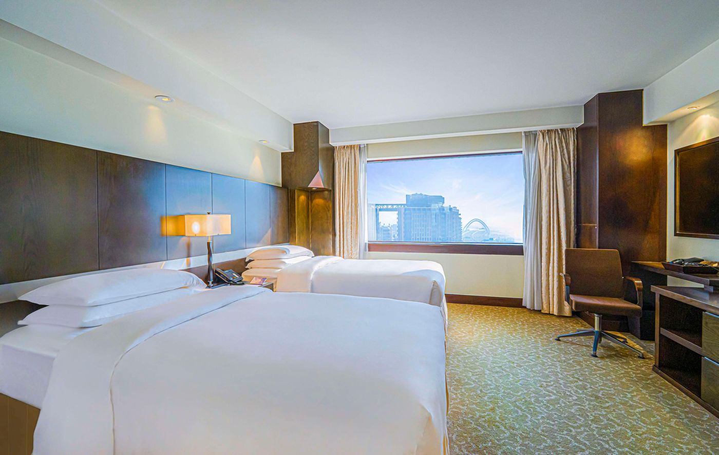 Hyatt-Regency-Dubai-Room-20