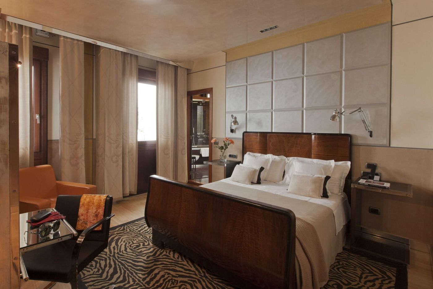 Ca--Pisani-Hotel-Room-41