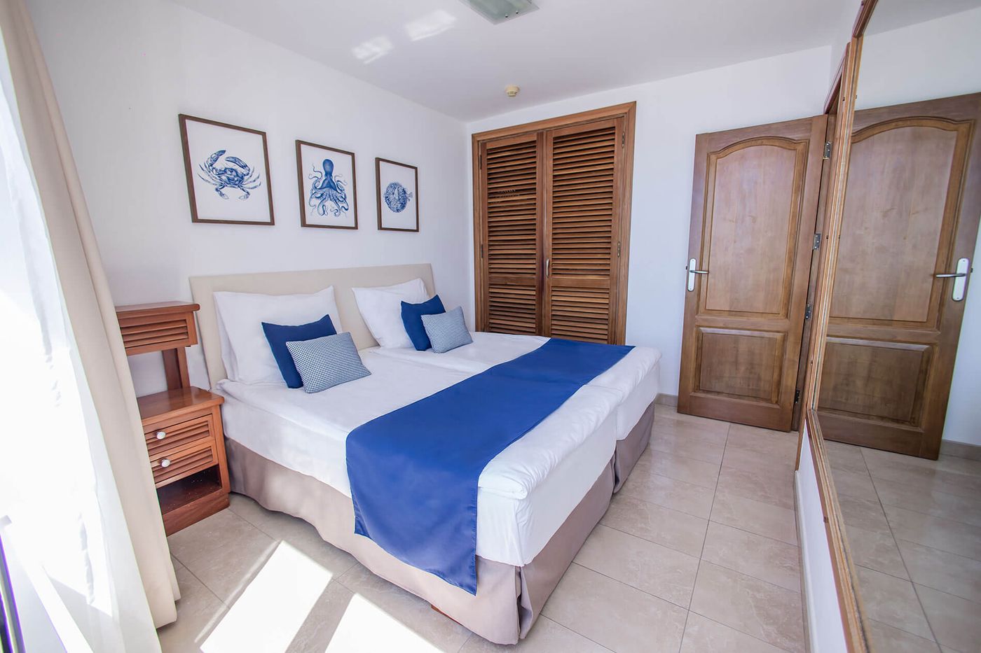 Servatur JB - Adults Only