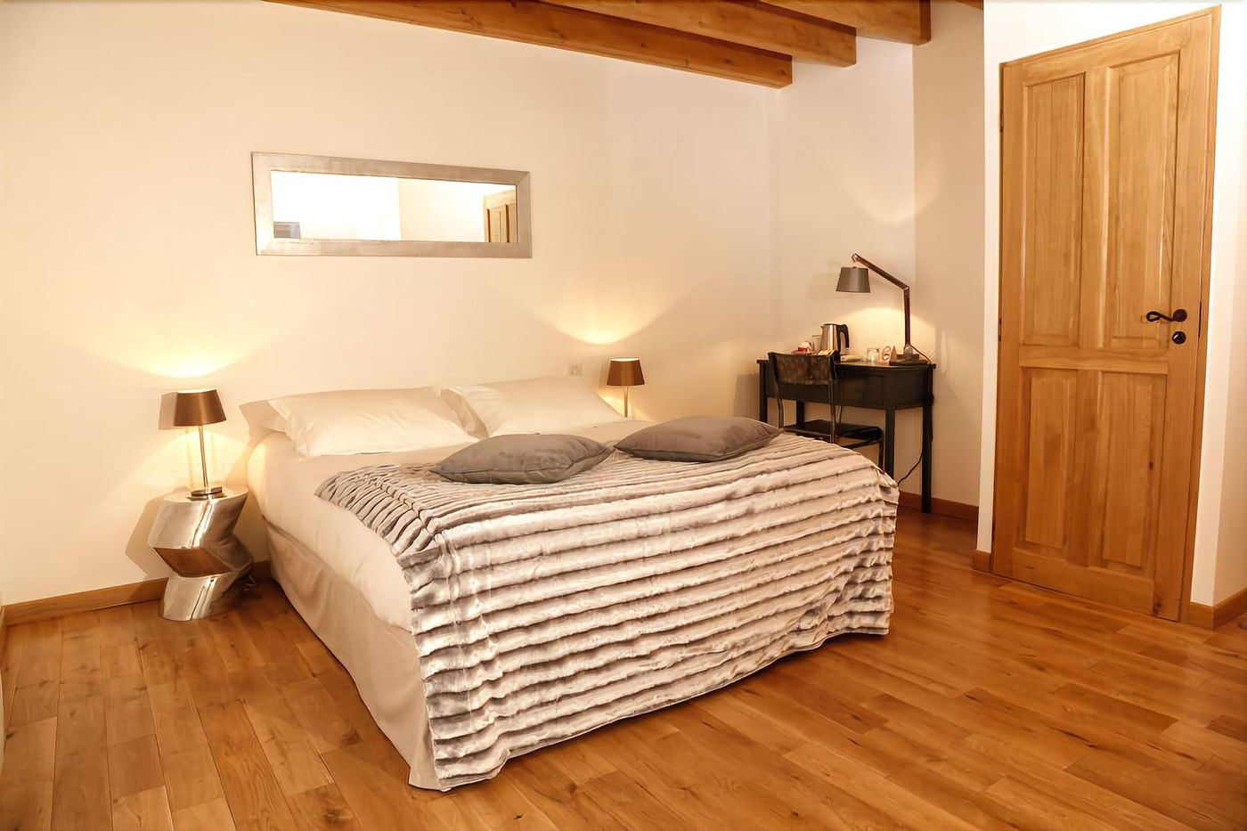 Les Chambres De La Renaissance - France - SAINTE-JULIE - Room - 10