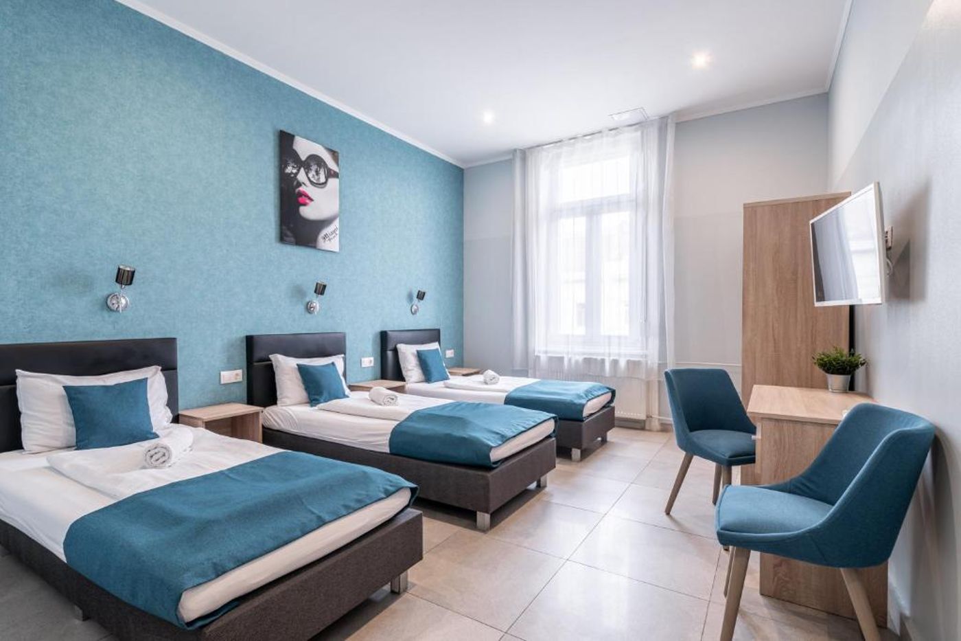 Full-Moon-Budapest-Room-38