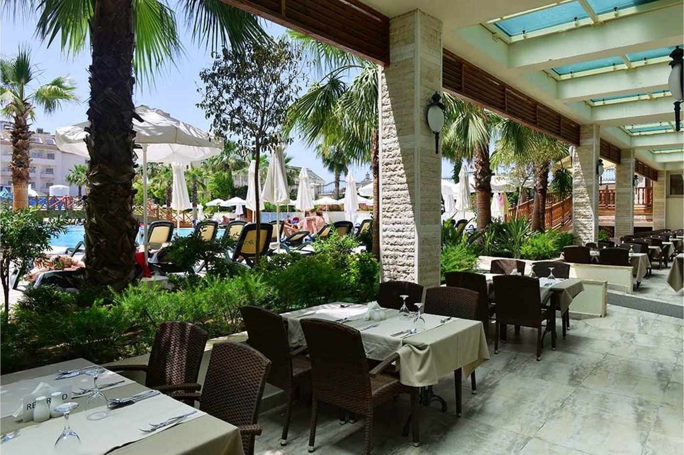 Side-Crown-Palace-Terrace-8