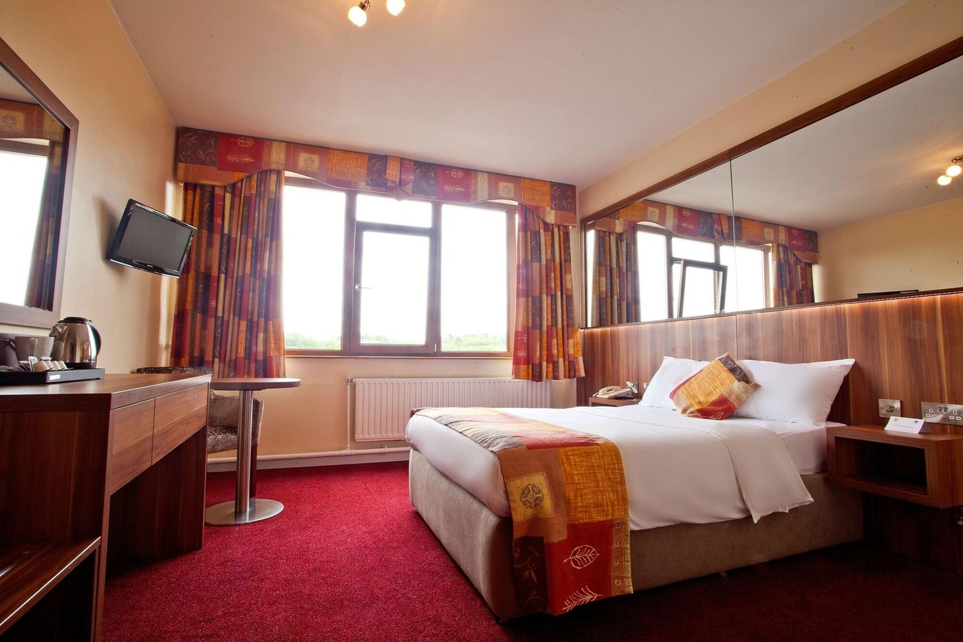 West County Hotel-Ireland-DUBLIN-Room-9