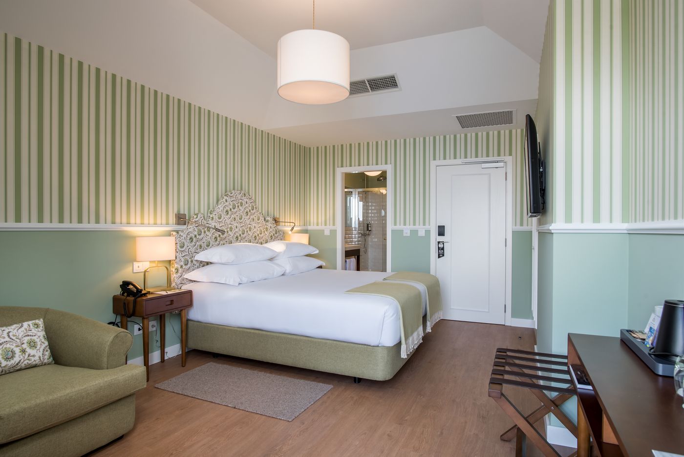 Pestana-Churchill-Bay-Room-19