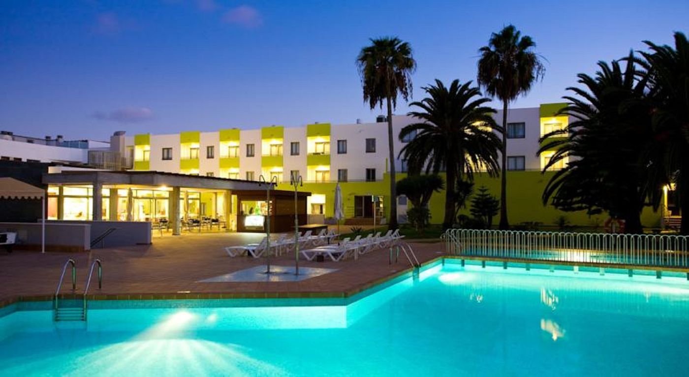 Hotel-LIVVO-Corralejo-Beach-Pool-8