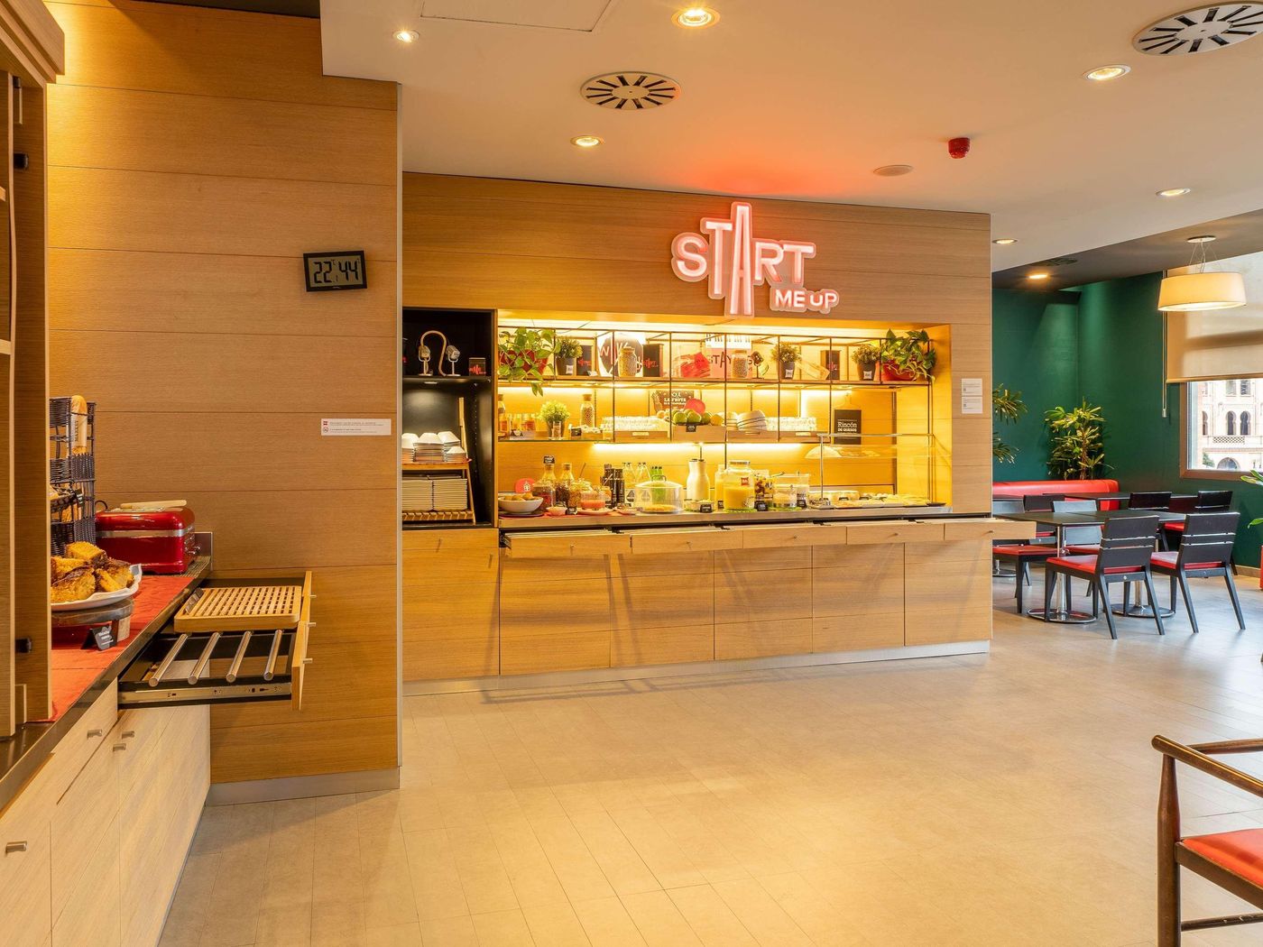 ibis-Madrid-Centro-las-Ventas-Restaurant-11