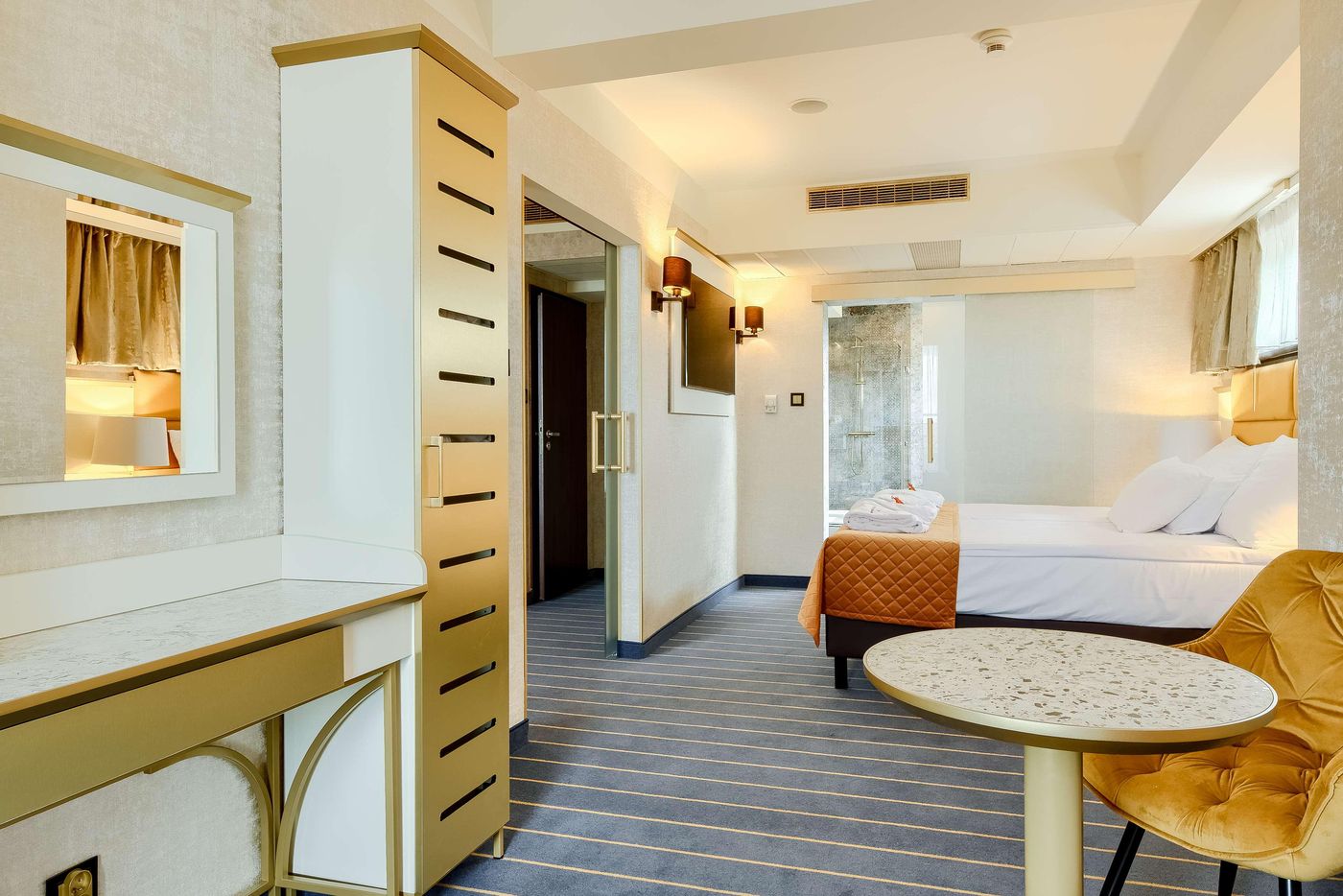 Park Hotel Diament Wroclaw-Poland-WROCLAW-Room-9