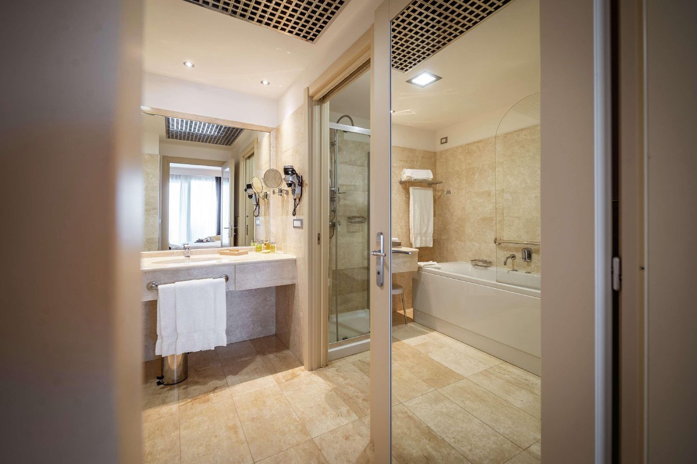 Double-Tree-by-Hilton-Hotel-Olbia-Room-32