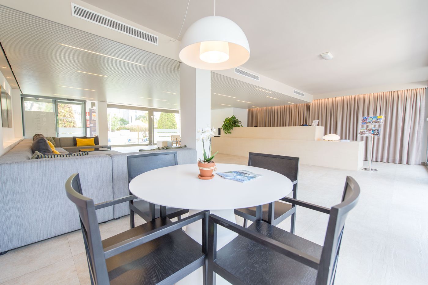 Atenea Park Suites & Apartments-Spain-VILANOVA I LA GELTRU-Lobby-8