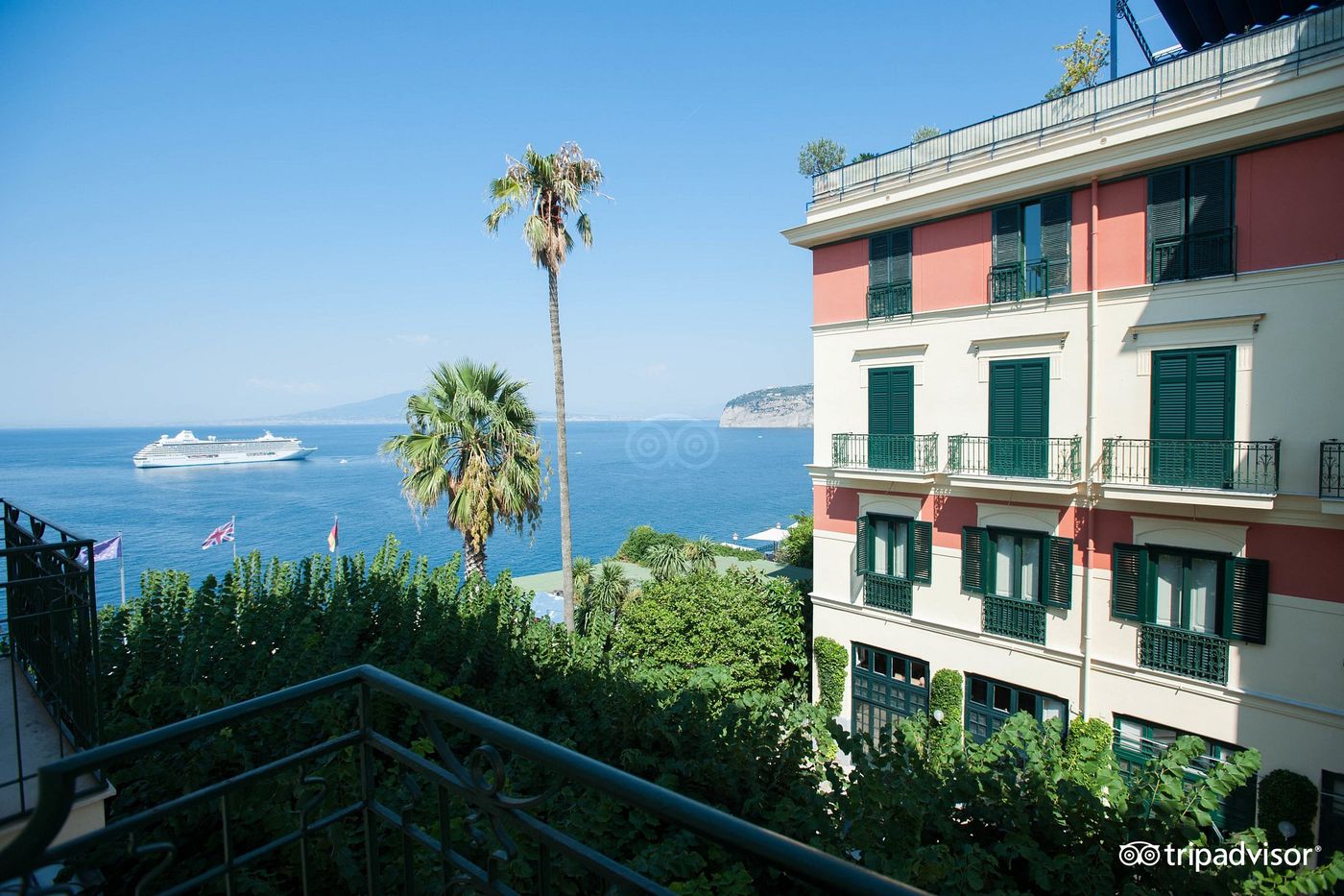 Europa-Palace-Room-6