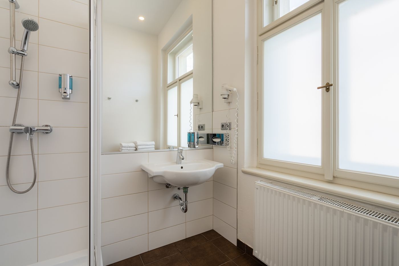 EA-Hotel-Victoria-Room-27