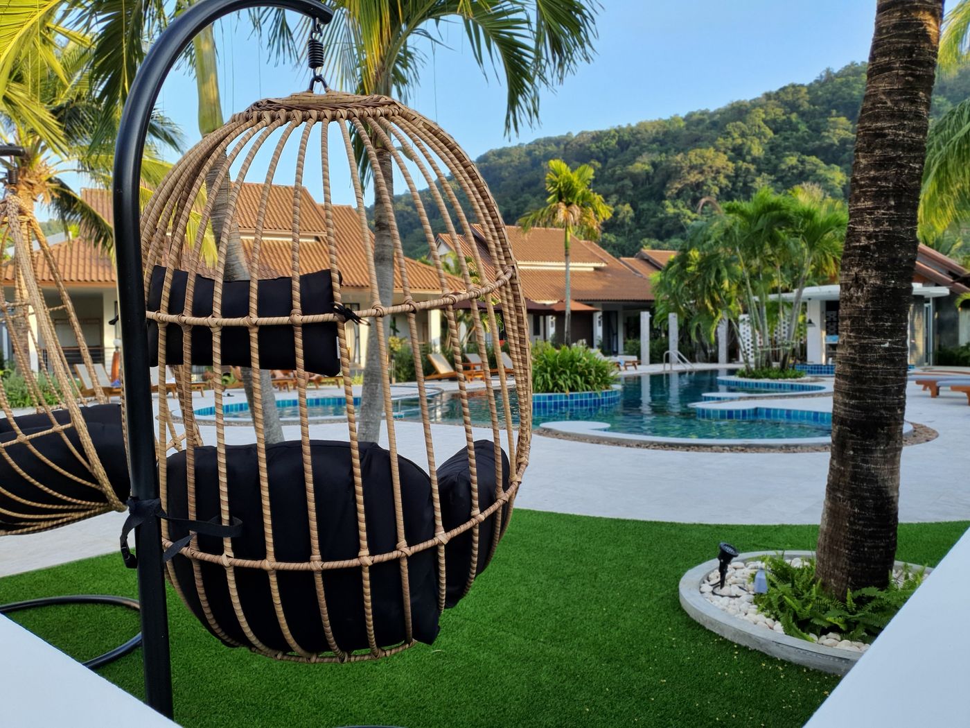 BLU-PINE-Villa---Pool-Access-Pool-24